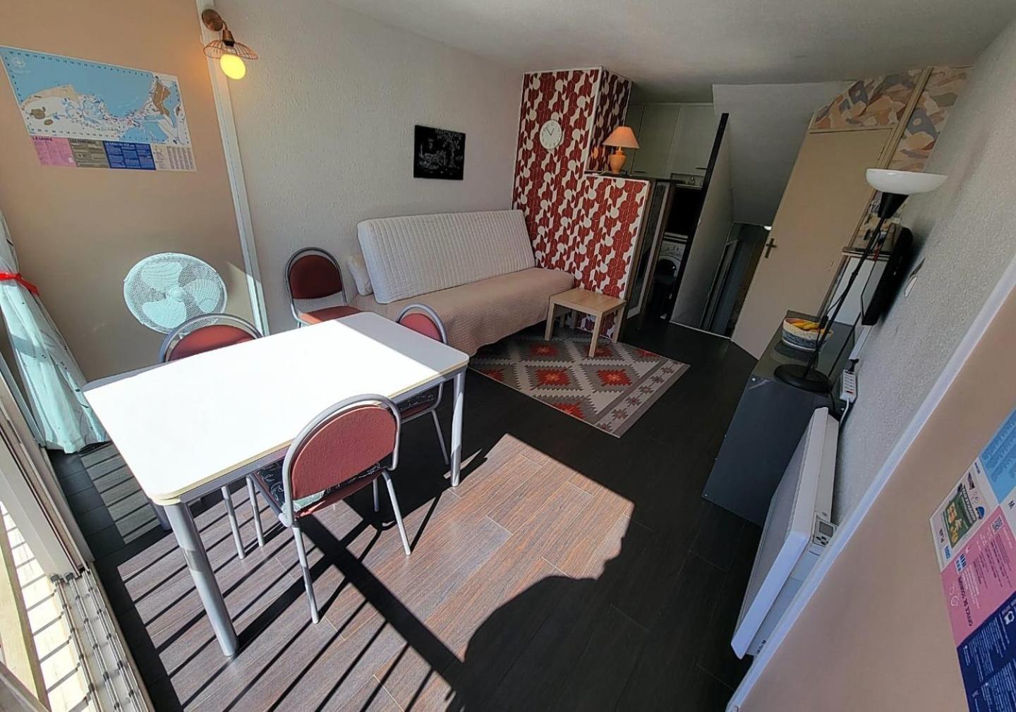 Type T2 Proche De La Apartment