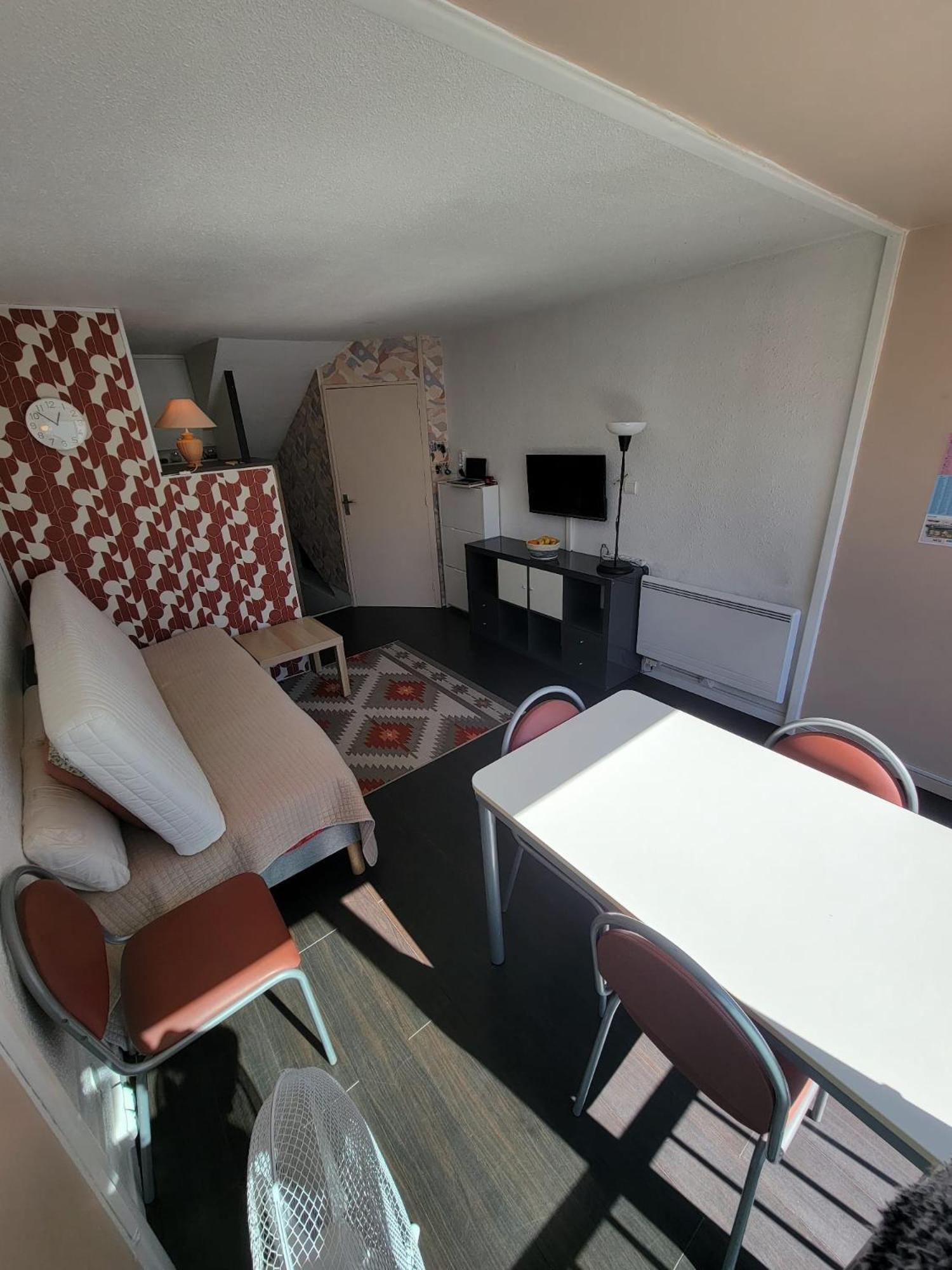 Apartment Type T2 Proche De La *